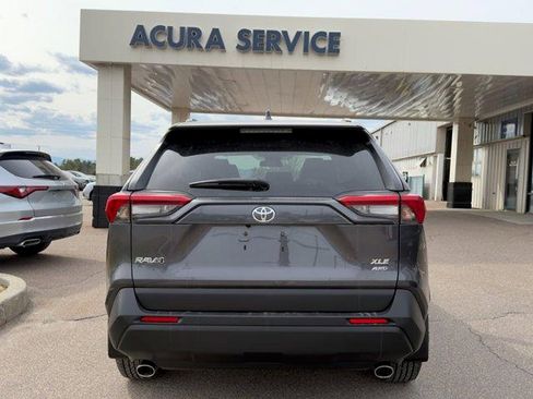 Used 2021 Toyota RAV4 XLE AWD/4WD image 6