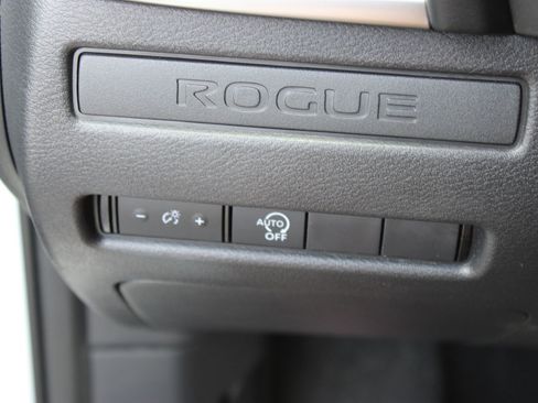 Used 2024 Nissan Rogue S FWD image 21