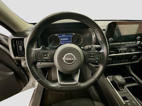 Used 2023 Nissan Pathfinder SV w/ SV Premium Package image 18