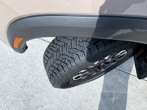 Used 2024 Nissan Frontier PRO-4X w/ Off-Road Protection Package image 23