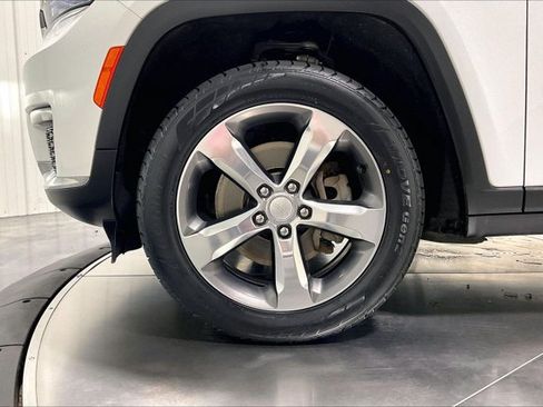 Used 2021 Jeep Grand Cherokee L Limited AWD/4WD image 9