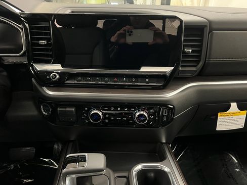 New 2026 GMC Sierra 1500 SLT w/ SLT Premium Plus Package image 9