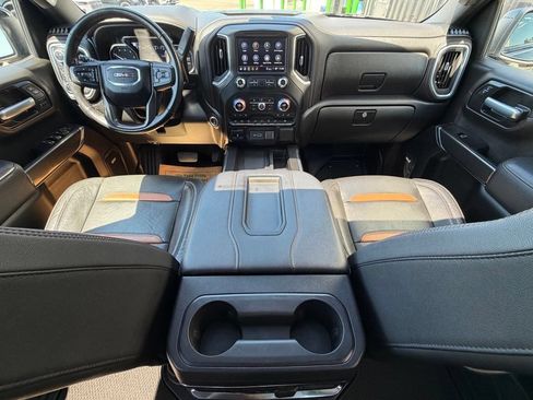 Used 2021 GMC Sierra 1500 AT4 w/ AT4 Premium Package AWD/4WD image 8