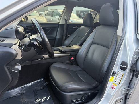 Used 2018 Lexus IS 300 image 48