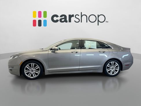 Used 2016 Lincoln MKZ FWD image 2