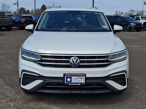Used 2023 Volkswagen Tiguan SE AWD/4WD image 4