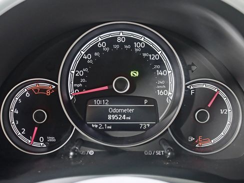 Used 2019 Volkswagen Beetle 2.0T SE FWD image 16