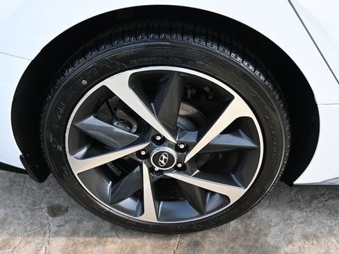 Used 2023 Hyundai Sonata SEL Plus FWD image 12