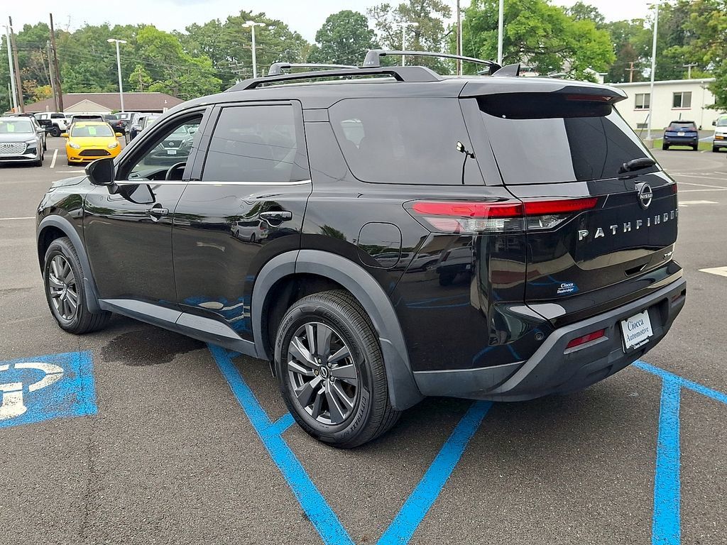 Used 2024 Nissan Pathfinder SV AWD/4WD image 7