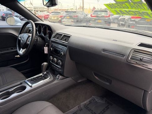 Used 2012 Dodge Challenger SXT RWD image 11