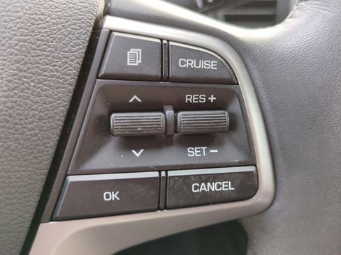 Used 2017 Hyundai Elantra Value Edition image 23