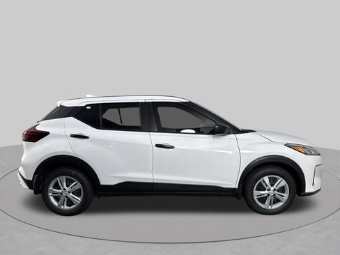 Used 2025 Nissan Kicks Play S FWD image 36