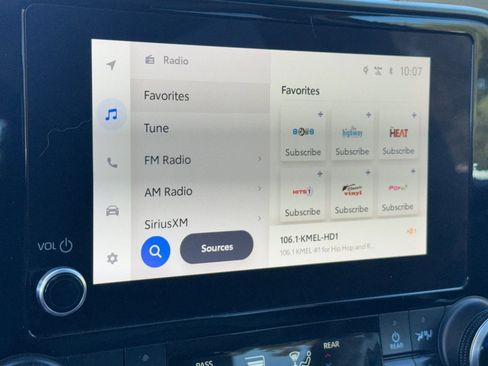 Used 2024 Toyota Highlander XLE image 23