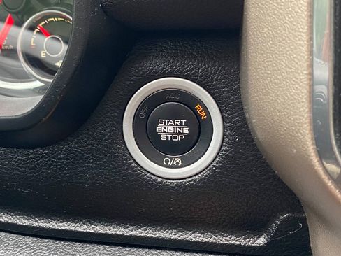 Used 2019 RAM 1500 Laramie w/ Off Road Group AWD/4WD image 26
