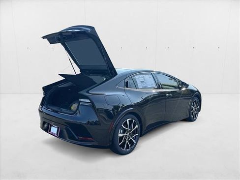 New 2026 Toyota Prius Plug-In Hybrid FWD image 4