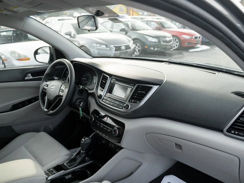 Used 2017 Hyundai Tucson SE image 12