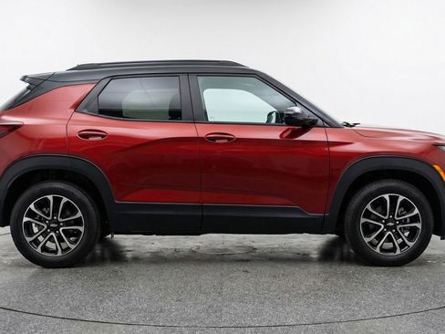Used 2025 Chevrolet TrailBlazer LT FWD image 11