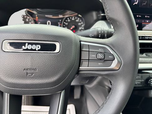 Used 2024 Jeep Compass Latitude AWD/4WD image 20