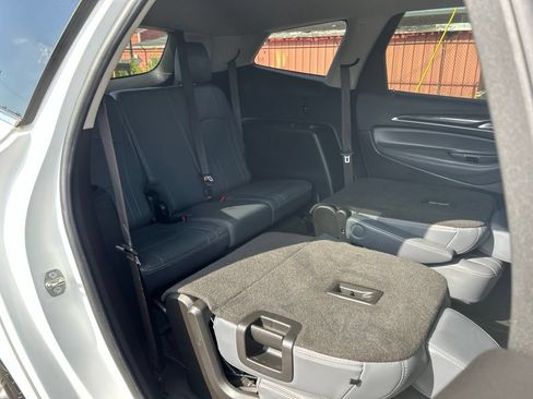 Used 2021 Buick Enclave Essence FWD image 47