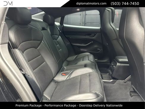Used 2020 Porsche Taycan 4S w/ Premium Package image 21