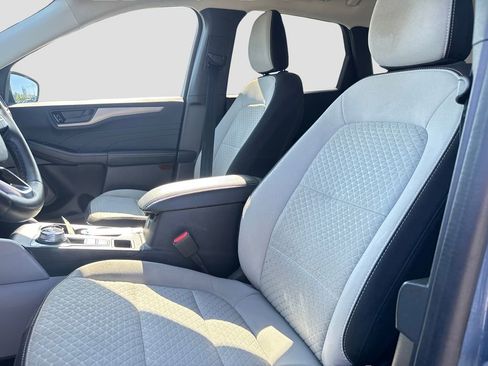 Used 2023 Ford Escape Active w/ Tech Pack #1 AWD/4WD image 11