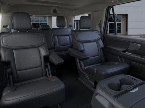 New 2025 Ford Expedition Platinum w/ Driver's Package image 11