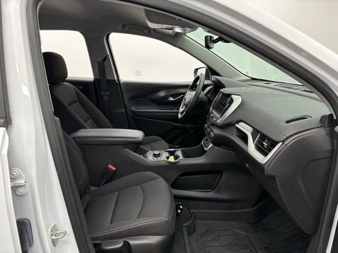 Used 2024 GMC Terrain SLE w/ Driver Convenience Package image 32