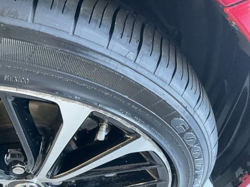 Used 2018 Toyota Camry L image 27