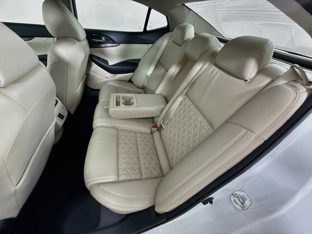 Used 2018 Nissan Maxima Platinum FWD image 25