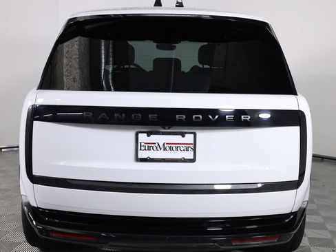 Used 2025 Land Rover Range Rover SE AWD/4WD image 5