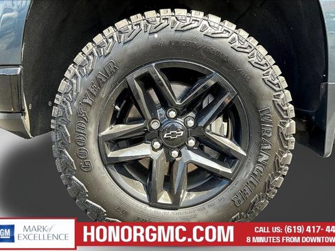 Used 2019 Chevrolet Silverado 1500 Custom Trail Boss w/ Custom Convenience Package AWD/4WD image 31