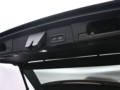 Used 2026 Volvo XC60 B5 Ultra w/ Protection Package Premier image 33