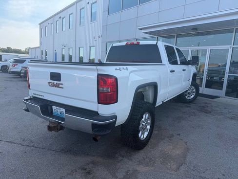 Used 2015 GMC Sierra 2500 4x4 Crew Cab w/ Sierra Convenience Package image 3
