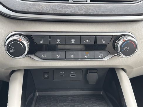 Certified 2023 Nissan Altima 2.5 SV w/ SV Premium Package image 7