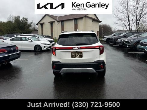 Certified 2024 Kia Seltos S image 6