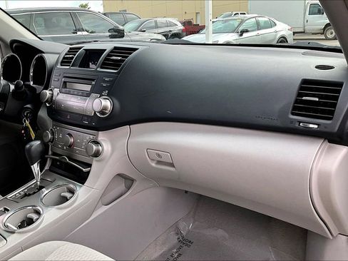 Used 2010 Toyota Highlander 4WD image 24