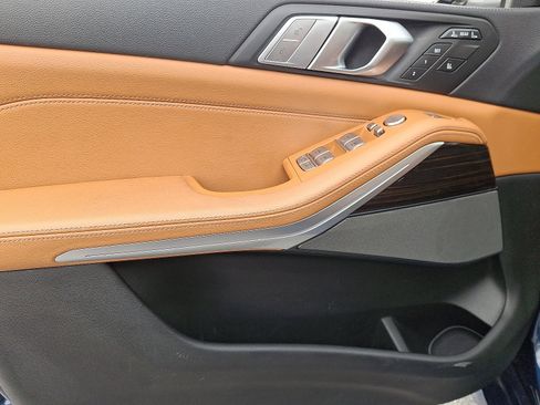 Used 2021 BMW X7 xDrive40i w/ Premium Package image 11