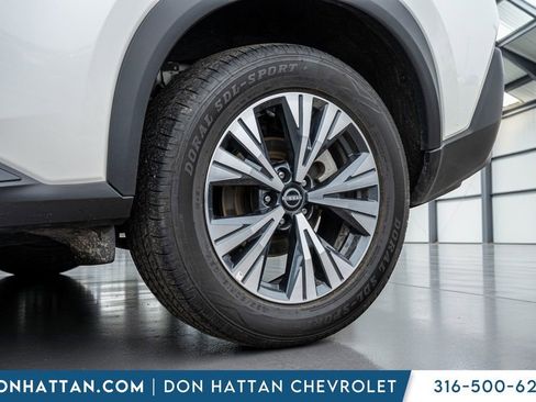 Used 2023 Nissan Rogue SV image 37