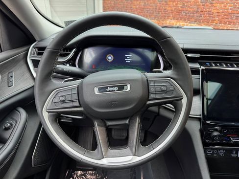 Used 2022 Jeep Grand Cherokee Limited 4xe image 14