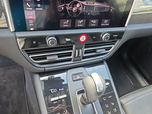 Used 2024 Porsche Macan GTS AWD/4WD image 30