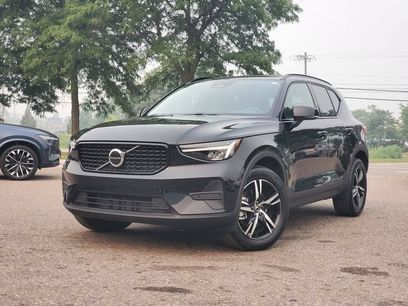 Certified 2026 Volvo XC40 B5 Core w/ Climate Package