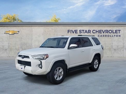 Used 2021 Toyota 4Runner SR5 Premium image 4