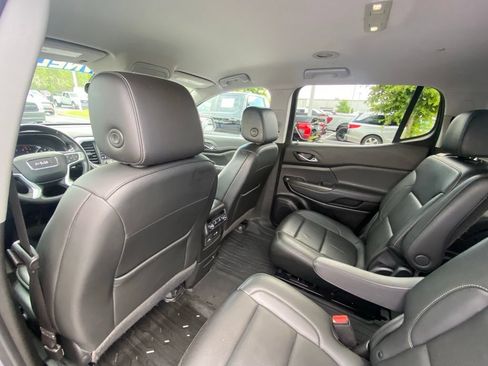 Used 2022 GMC Acadia SLT w/ Elevation Edition FWD image 22