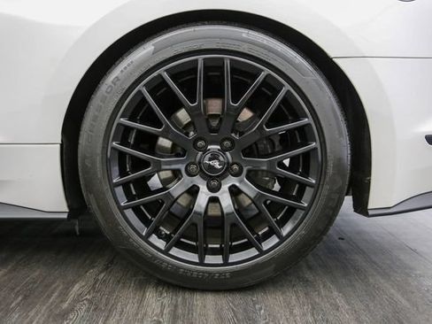 Used 2017 Ford Mustang GT Premium w/ GT Performance Package RWD image 39