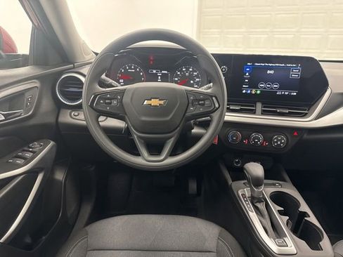 New 2026 Chevrolet Trax LS w/ LS Convenience Package FWD image 21