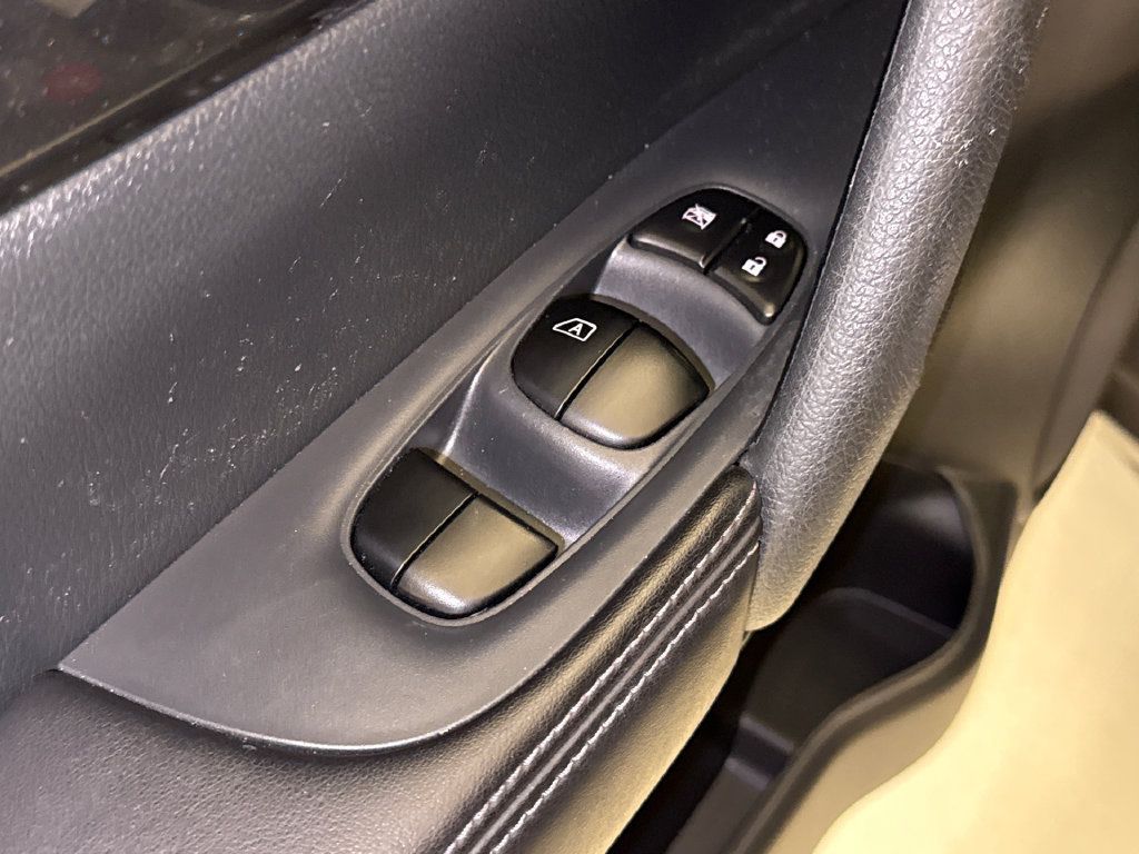 Used 2017 Nissan Rogue SV w/ Midnight Edition FWD image 22