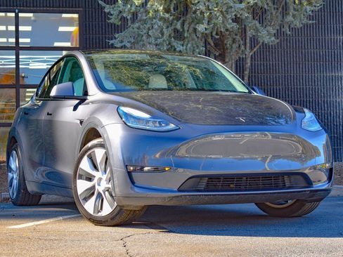 Used 2021 Tesla Model Y Long Range image 5