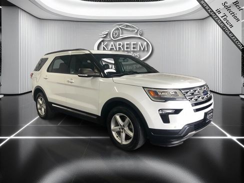 Used 2019 Ford Explorer XLT w/ Equipment Group 202A image 3