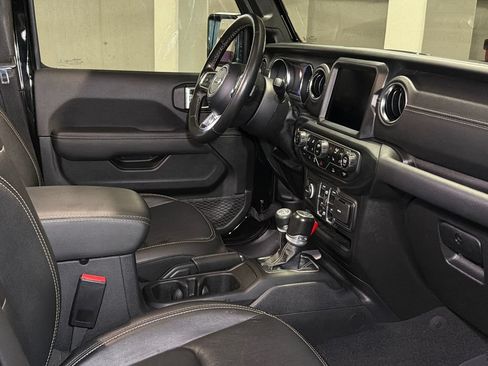 Used 2023 Jeep Wrangler Unlimited Sahara w/ Cold Weather Group AWD/4WD image 12