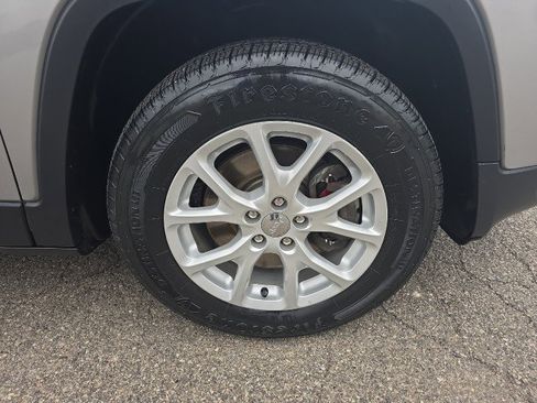 Used 2016 Jeep Cherokee Latitude w/ Cold Weather Group image 15